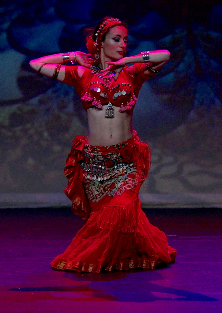 isabelle bidou ATS® bellydancer